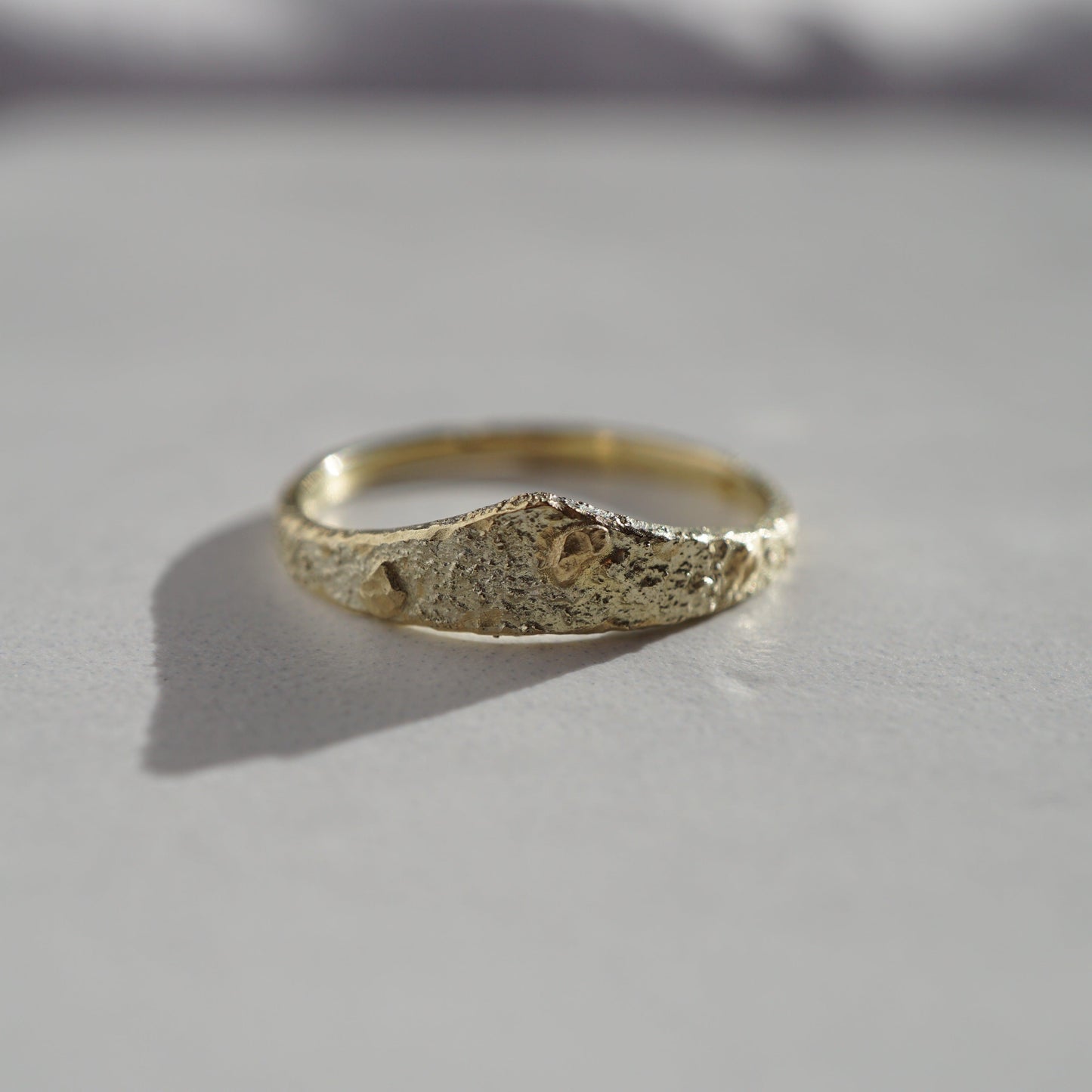 Organische gouden ring - Atelier Minne