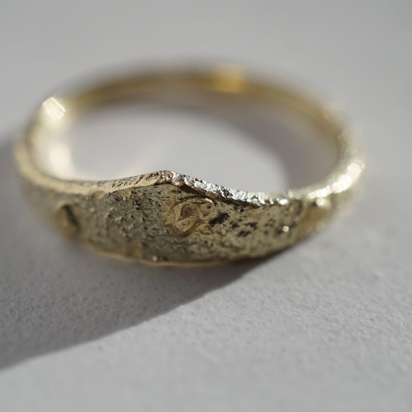 Organische gouden ring - Atelier Minne